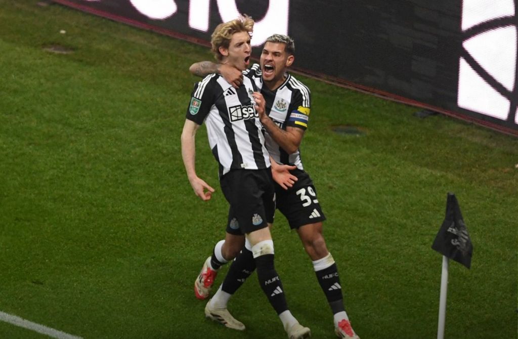 Η συνήθεια που έγινε λατρεία για τη Νιούκαστλ! (vids)