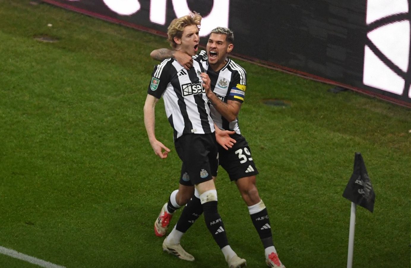 Η συνήθεια που έγινε λατρεία για τη Νιούκαστλ! (vids)