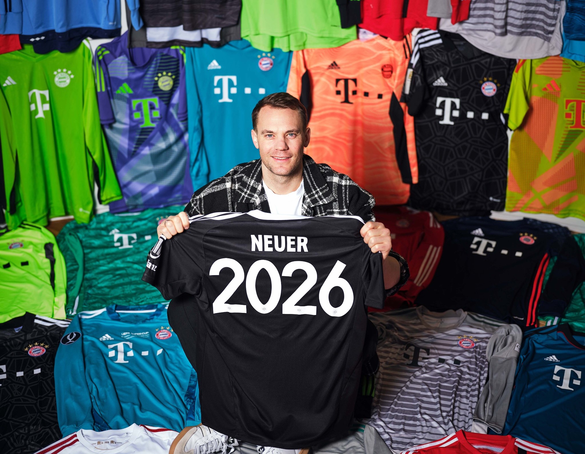 Επίσημο: Αιώνια πιστός ο Νόιερ – Νέο συμβόλαιο με την Μπάγερν Μονάχου (vid)