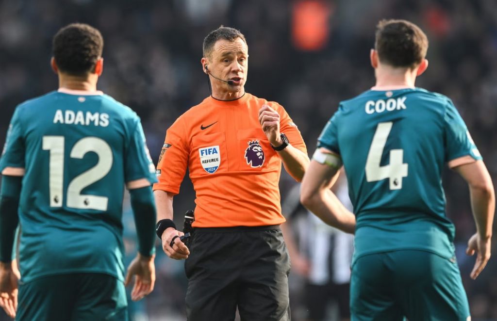 Η Premier League υπερασπίζεται τα λάθη των διαιτητών της: «Είναι παράδειγμα για όλους»! (pic)