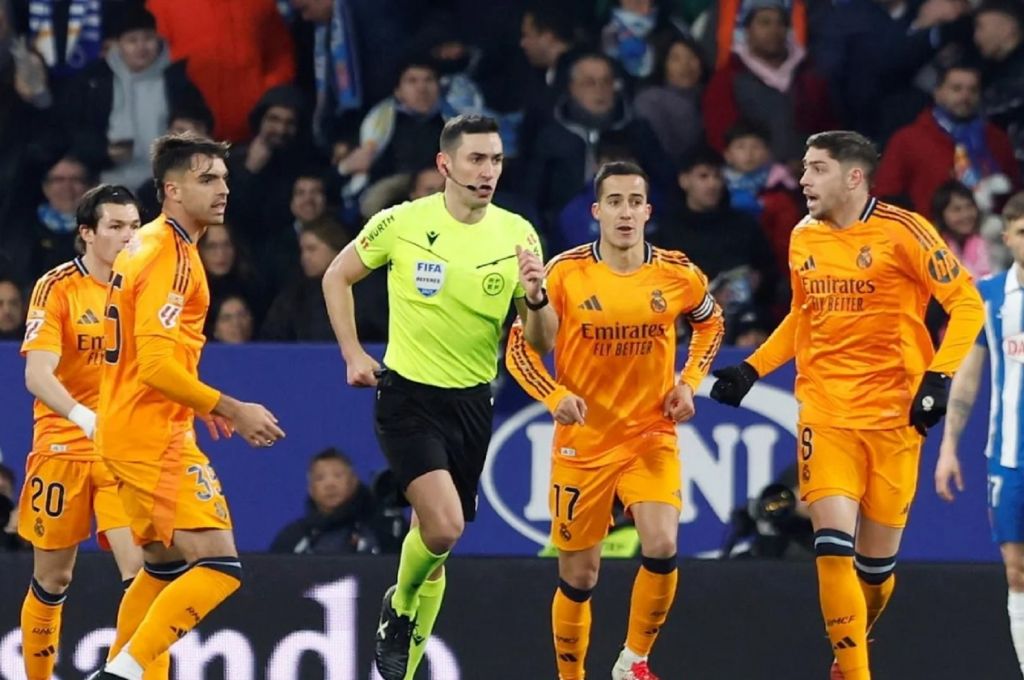 Ανοίγει.. πόλεμο για τη διαιτησία η Ρεάλ: «Ένα παγκόσμιο σκάνδαλο»