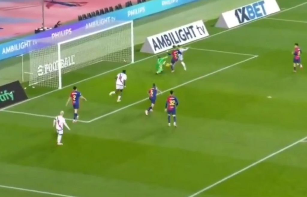 Ο Σέζνι σαν… Τιραμόλα κρατάει την Μπαρτσελόνα! (vid)