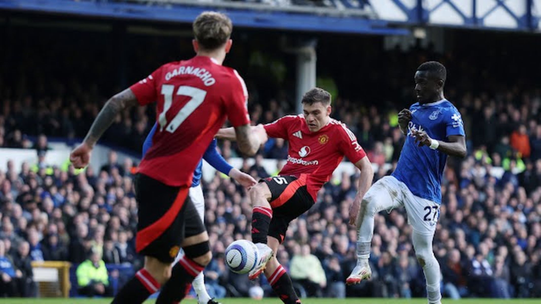 Έβερτον – Γιουνάιτεντ: Καμία (χ)αρά, μόνο η αντίδραση (vid)