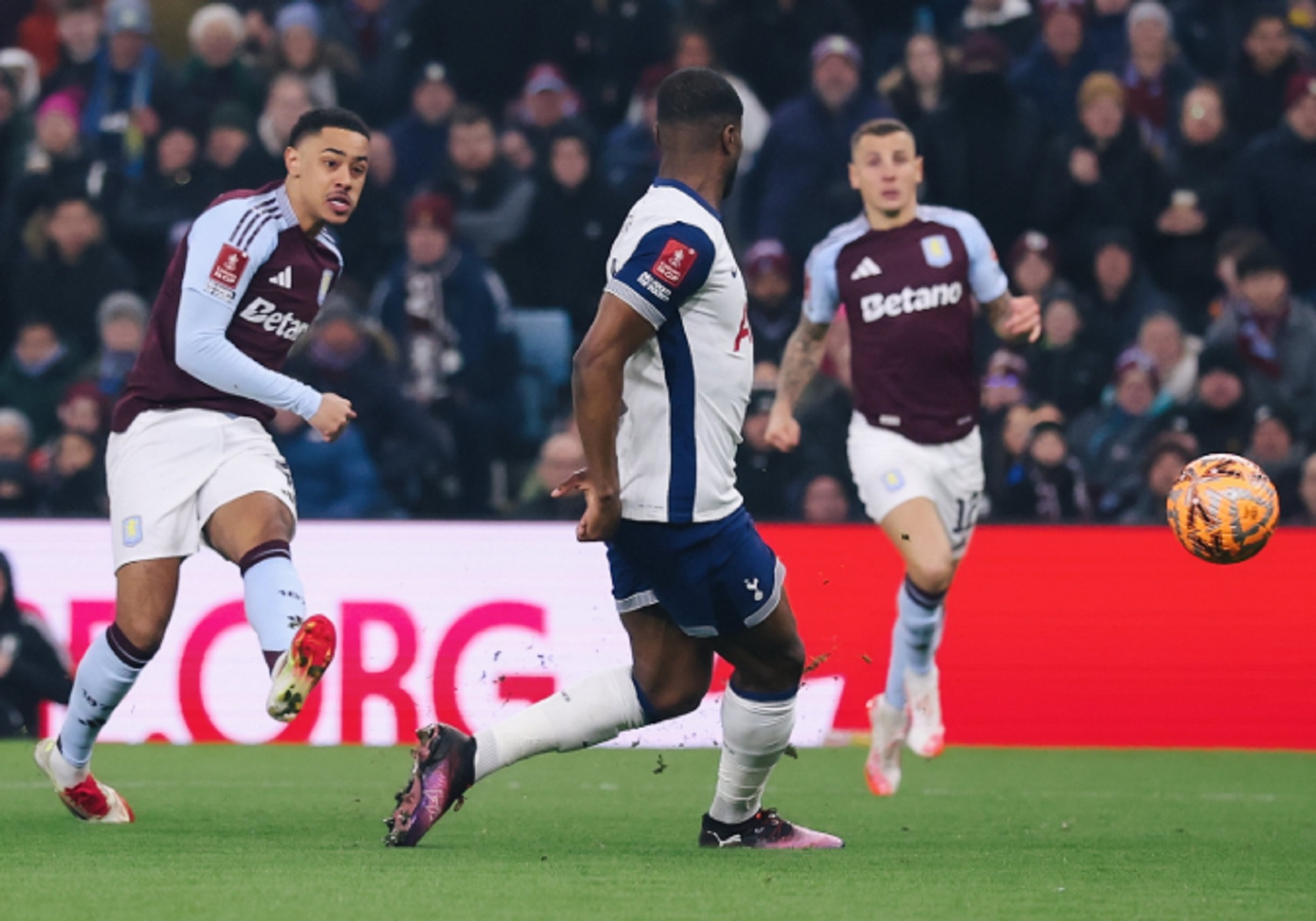 Παρέδωσε πνεύμα η Τότεναμ, την τελείωσε η Άστον Βίλα (vid)