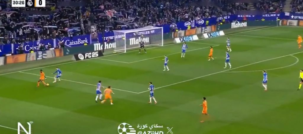 Αδιανόητη ντρίμπλα από Βινίσιους – Την έχουμε δει μόνο στο FIFA Street! (vid)