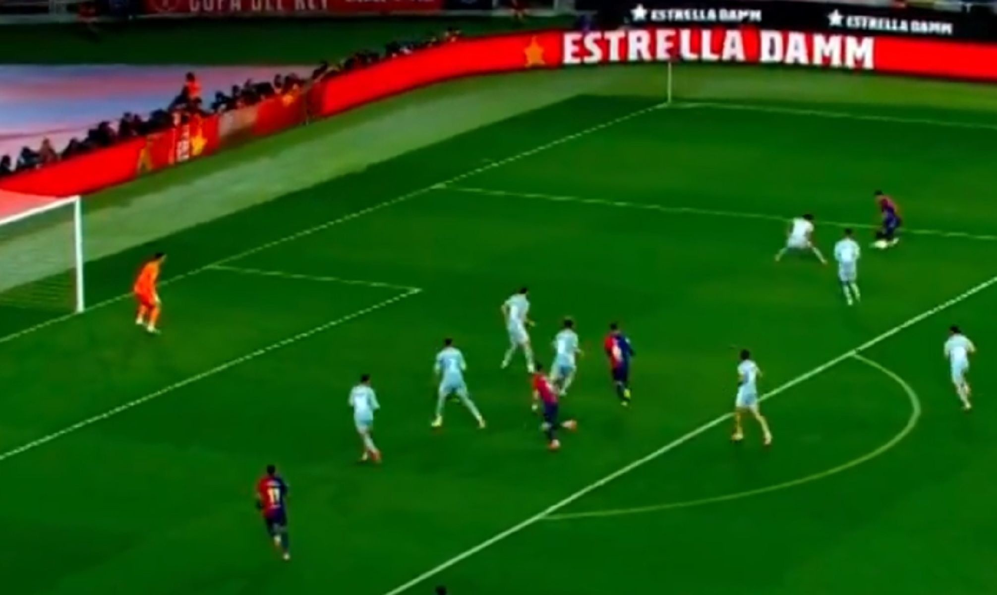 «Άρρωστα» πράγματα από τον Γιαμάλ, γκολ ο Λεβαντόφσκι (vid)