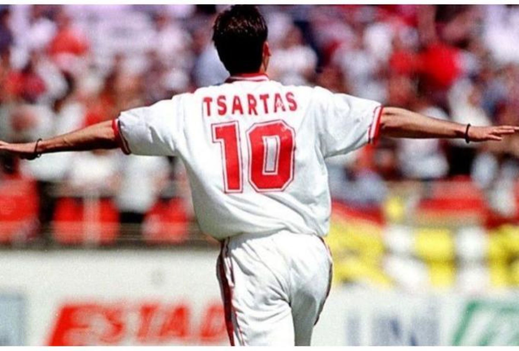 Ο Βασίλης Τσιάρτας φόρεσε τη φανελάρα της Σεβίλλης και αποθεώθηκε (pic)