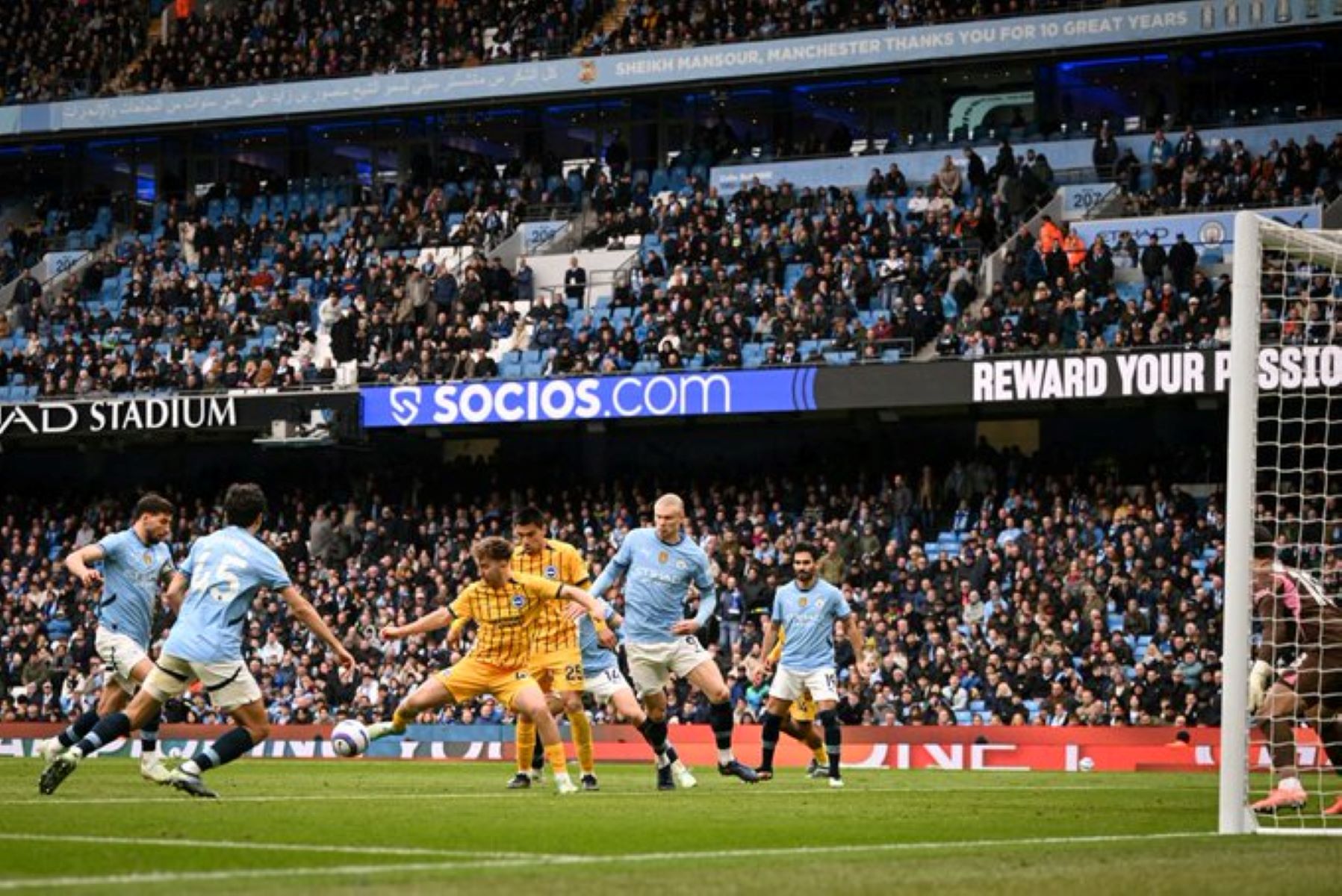 Έτσι όπως το πάει η Σίτι θα χάσει και το Champions League (vid)