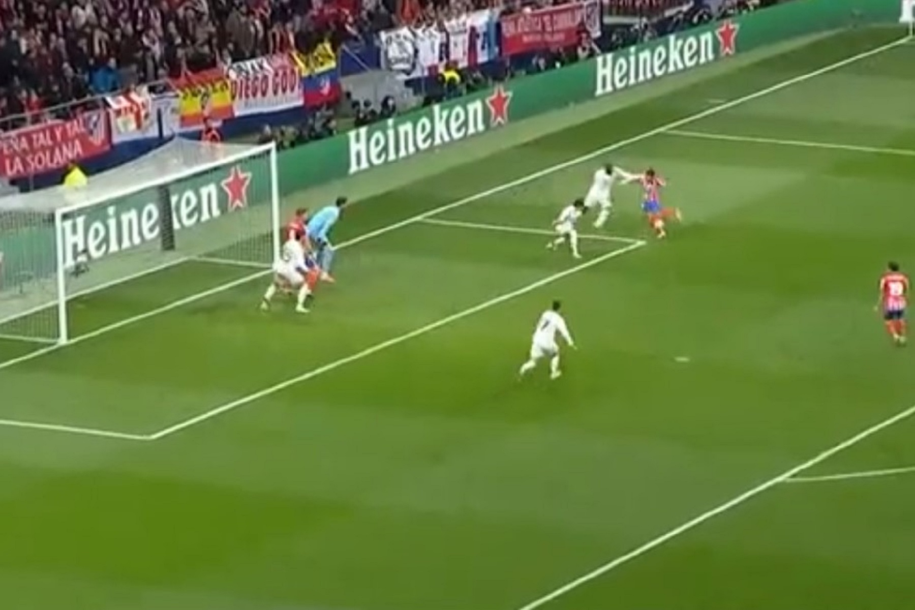 Η τρομερή ευκαιρία για «χρυσό» γκολ του Κορέα στα… χασομέρια! (vid)