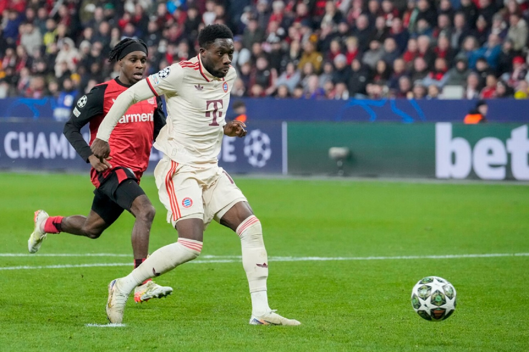 Σοκ στην Μπάγερν – Ρήξη χιαστού και τέλος η σεζόν του Ντέιβις!