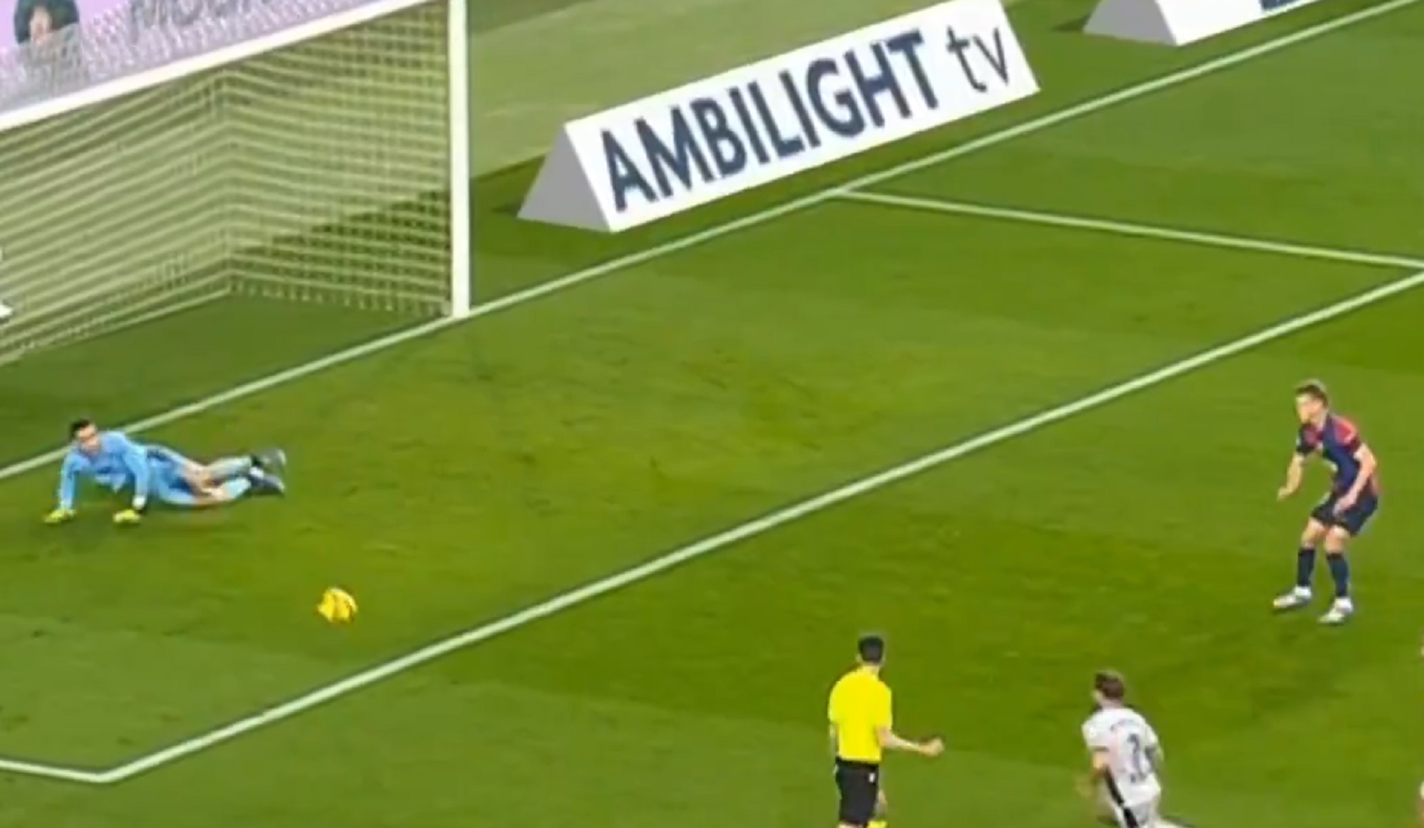 O διαιτητής του Μπαρτσελόνα – Οσασούνα πανηγύρισε το χαμένο πέναλτι του Όλμο (vid)