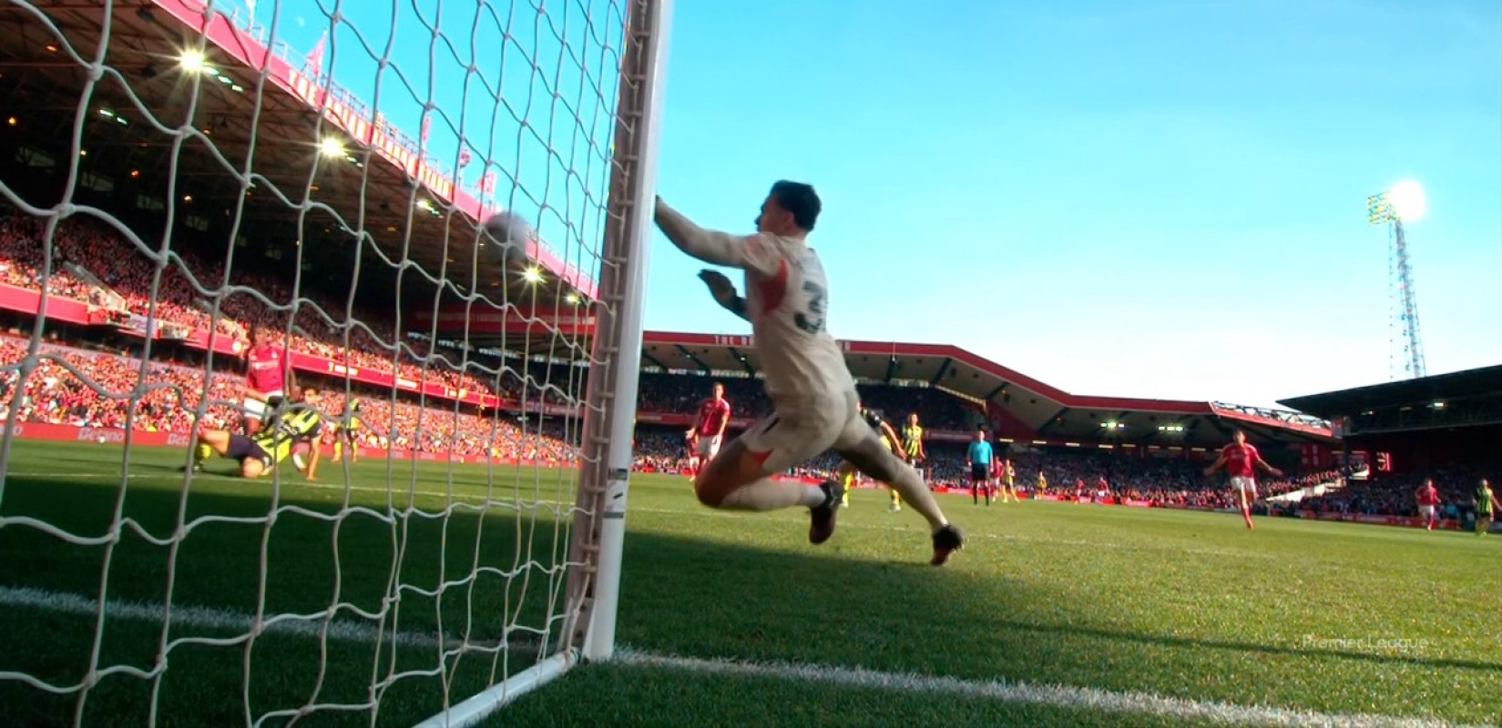 Το «έπνιξε» ο Έντερσον – Αντίδραση ερασιτέχνη στο γκολ της Νότιγχαμ Φόρεστ (vid)