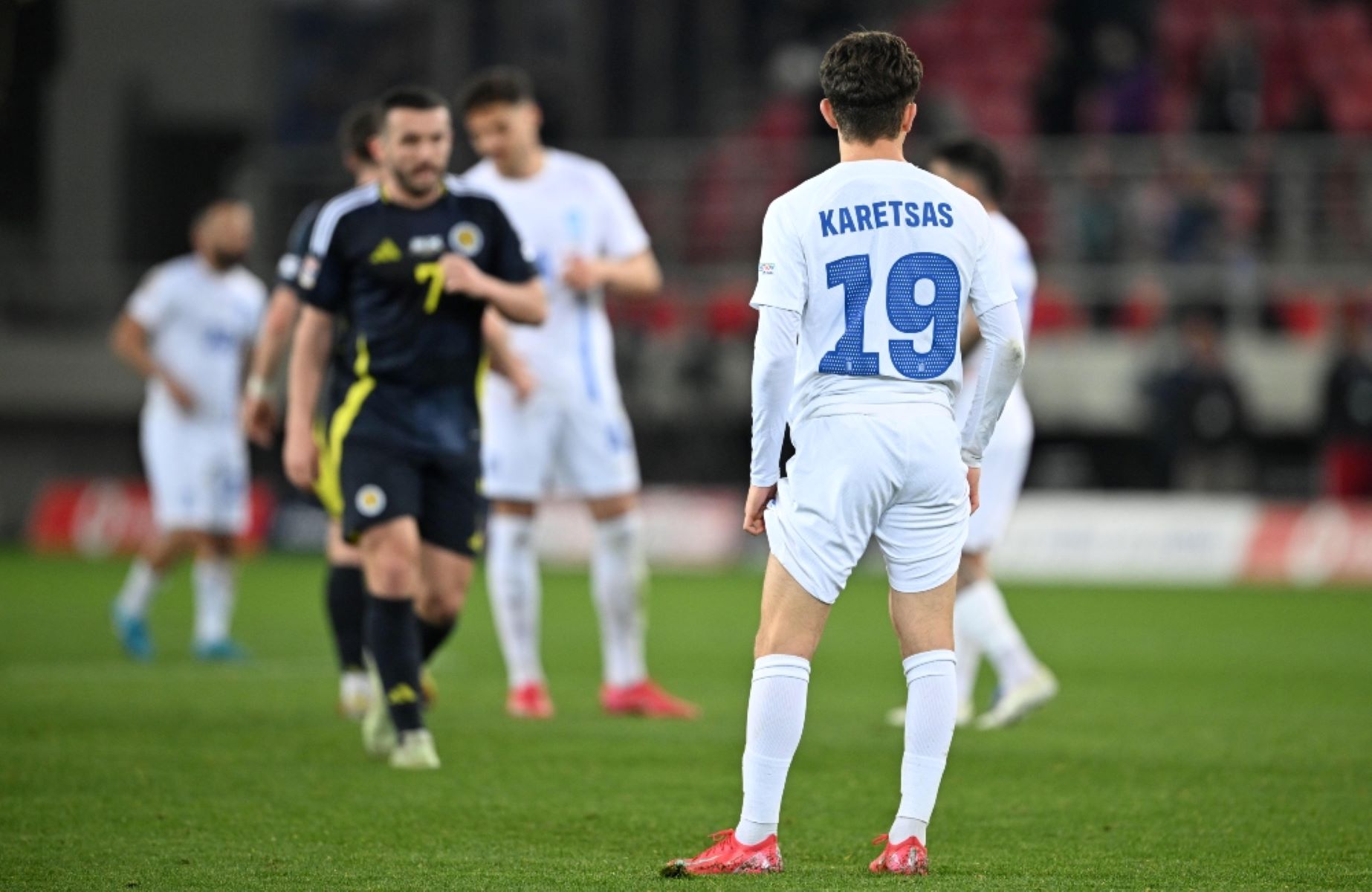 Η μισή Premier League στα πόδια του μάγου Καρέτσα