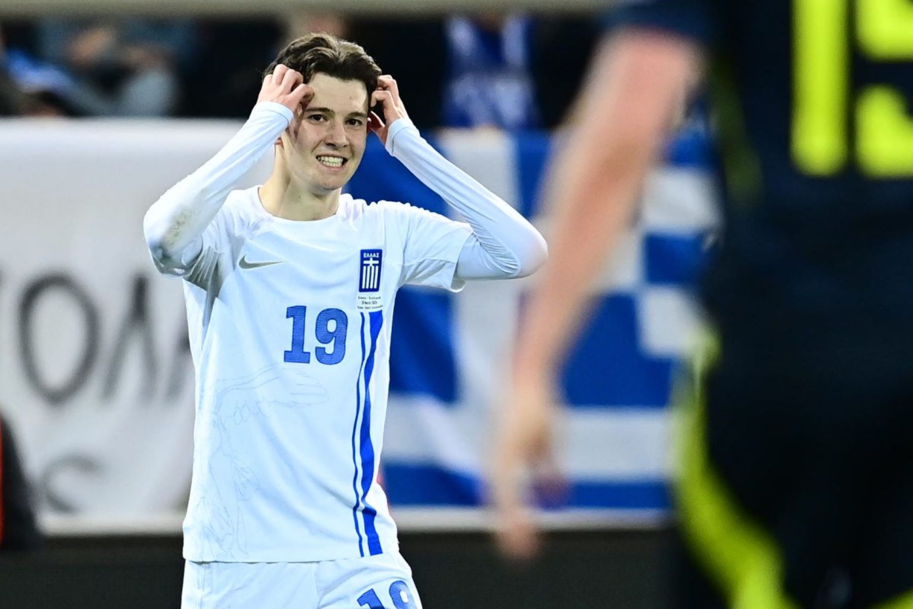 Πατέρας Καρέτσα: «Το μυαλό του είναι στη Γκενκ, είναι καλός μαθητής, με μέτρο τα social media»