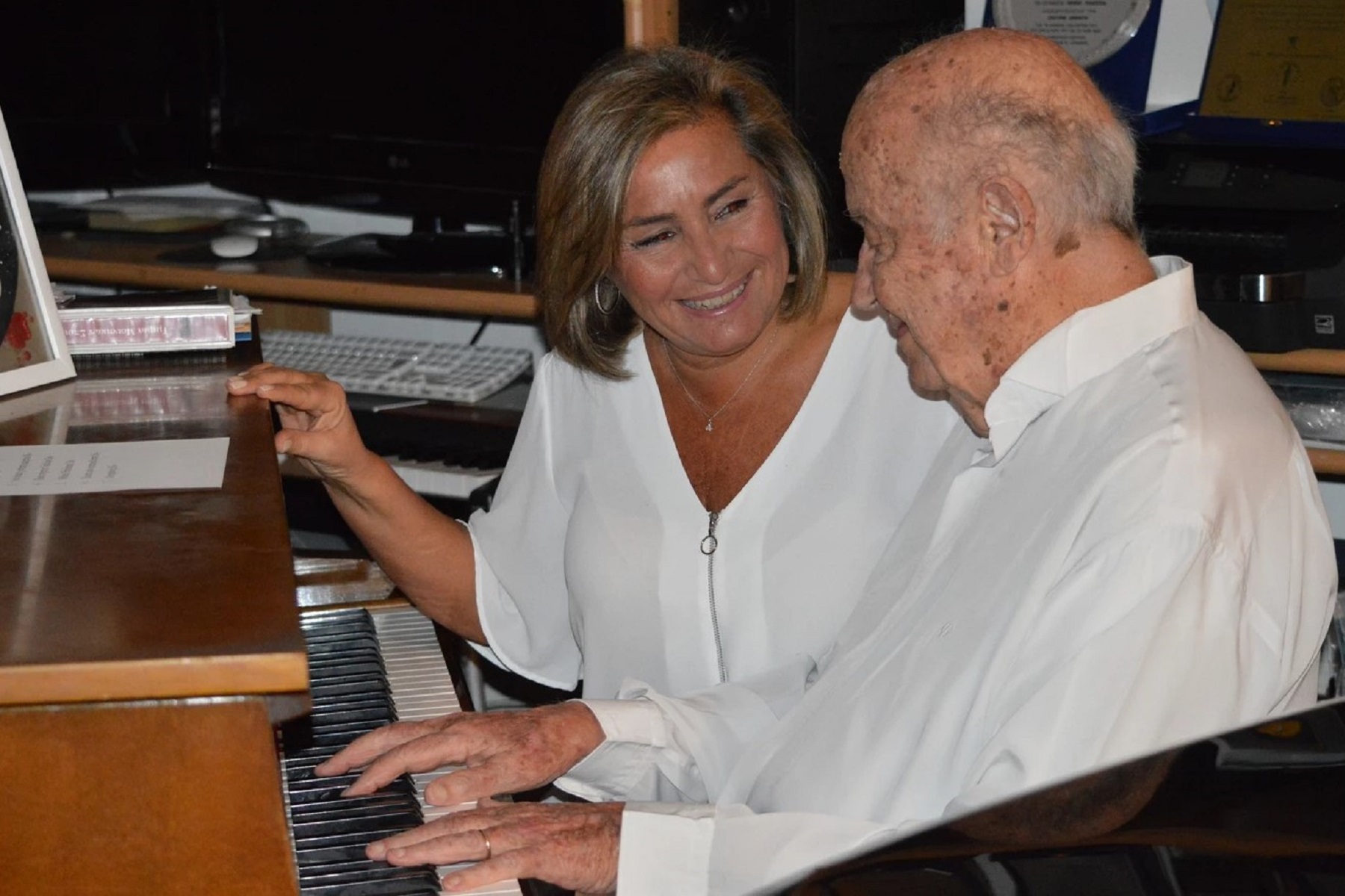 Λουκίλα Καρρέρ: «Ο τρόπος που έφυγε ο Μίμης ήταν ένα δώρο – Αυτή η περίοδος ήταν κόλαση για εκείνον»