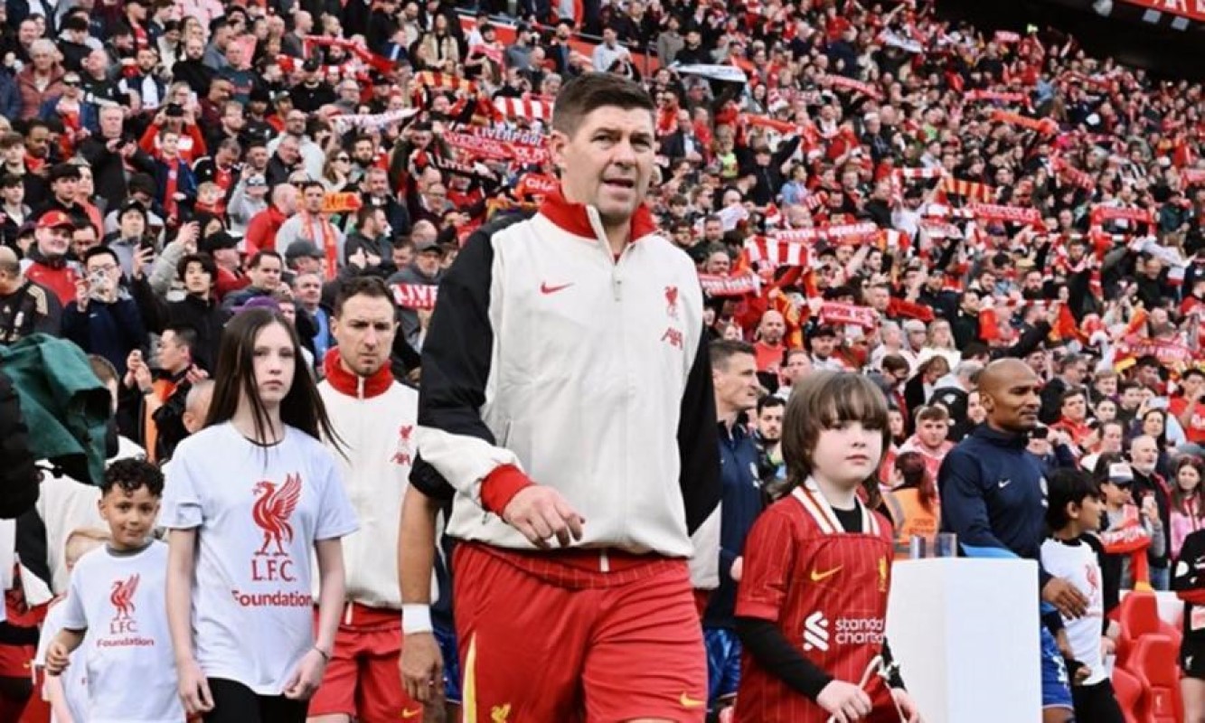 «Σείστηκε» το Άνφιλντ – Οι θρύλοι της Λίβερπουλ δίδαξαν… ιστορία (vid)