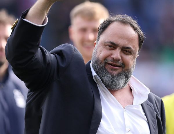 Νότιγχαμ Φόρεστ: Έγινε viral στην Αγγλία ο Μαρινάκης - Η φωτογραφία που δείχνει το μεγαλείο του! (pic)