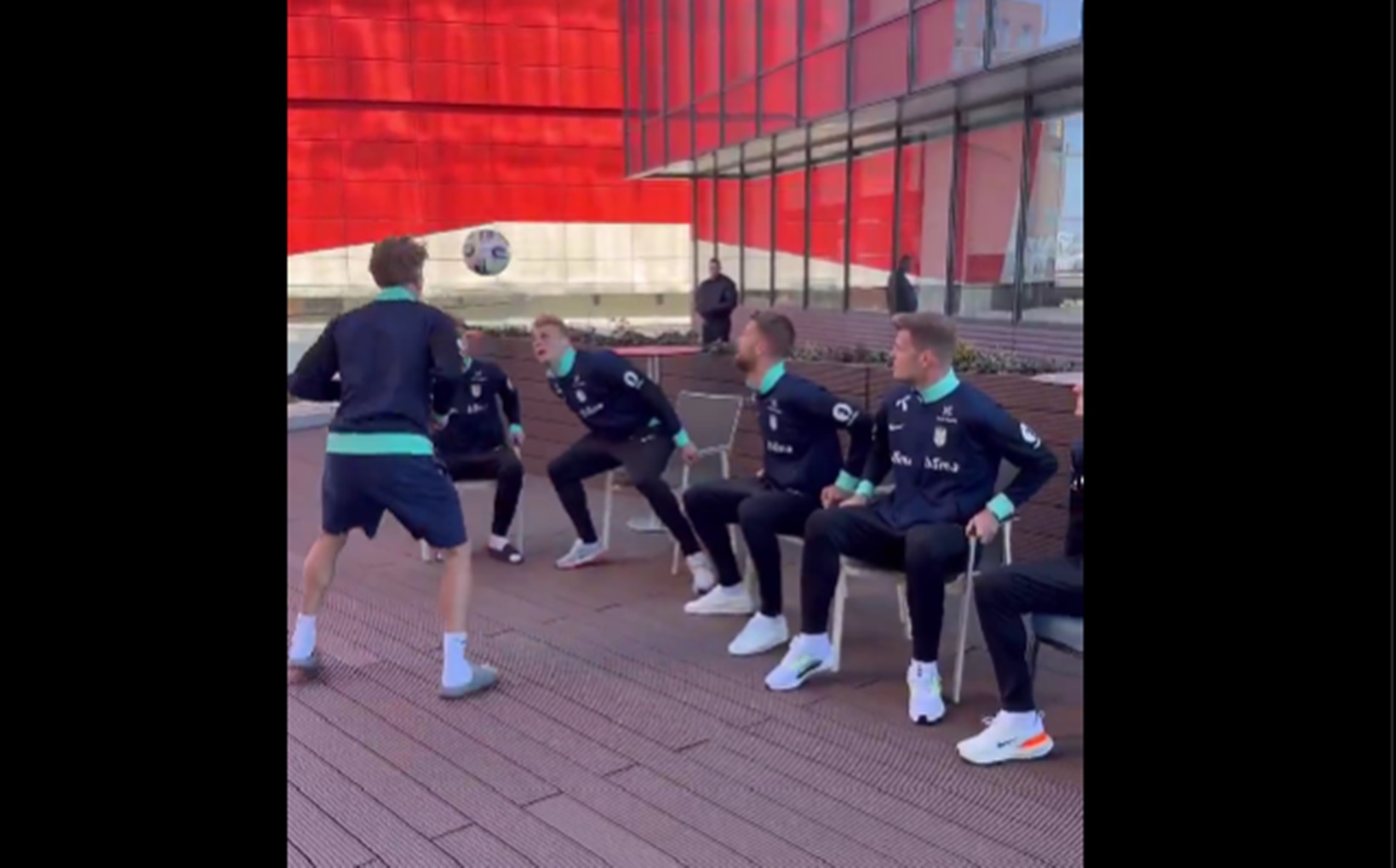 Στην εθνική Νορβηγίας περνάνε καλά και αυτό βγαίνει προς τα έξω! (vid)