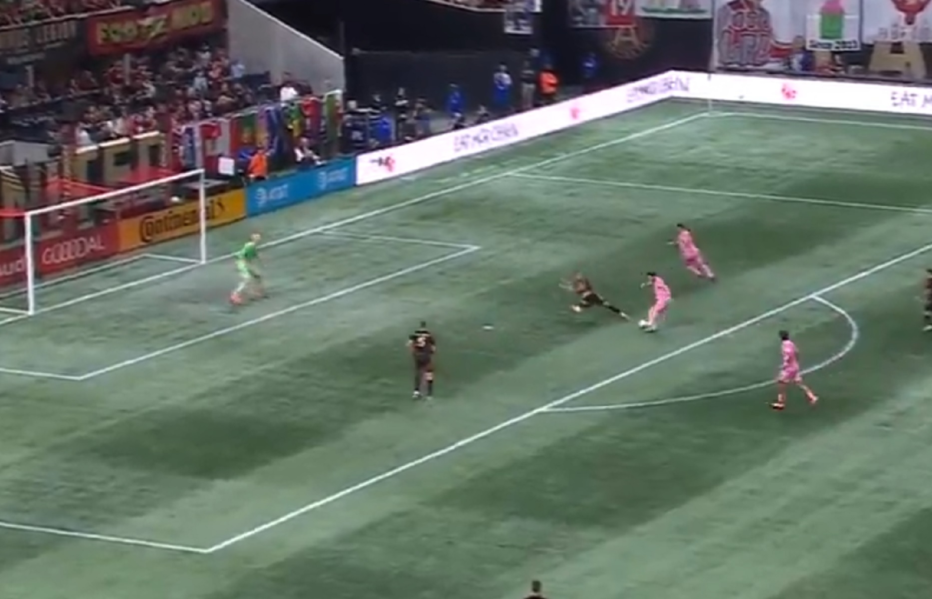 Θύμισε εποχές Μπαρτσελόνα η γκολάρα του Μέσι στην Ατλάντα (vid)