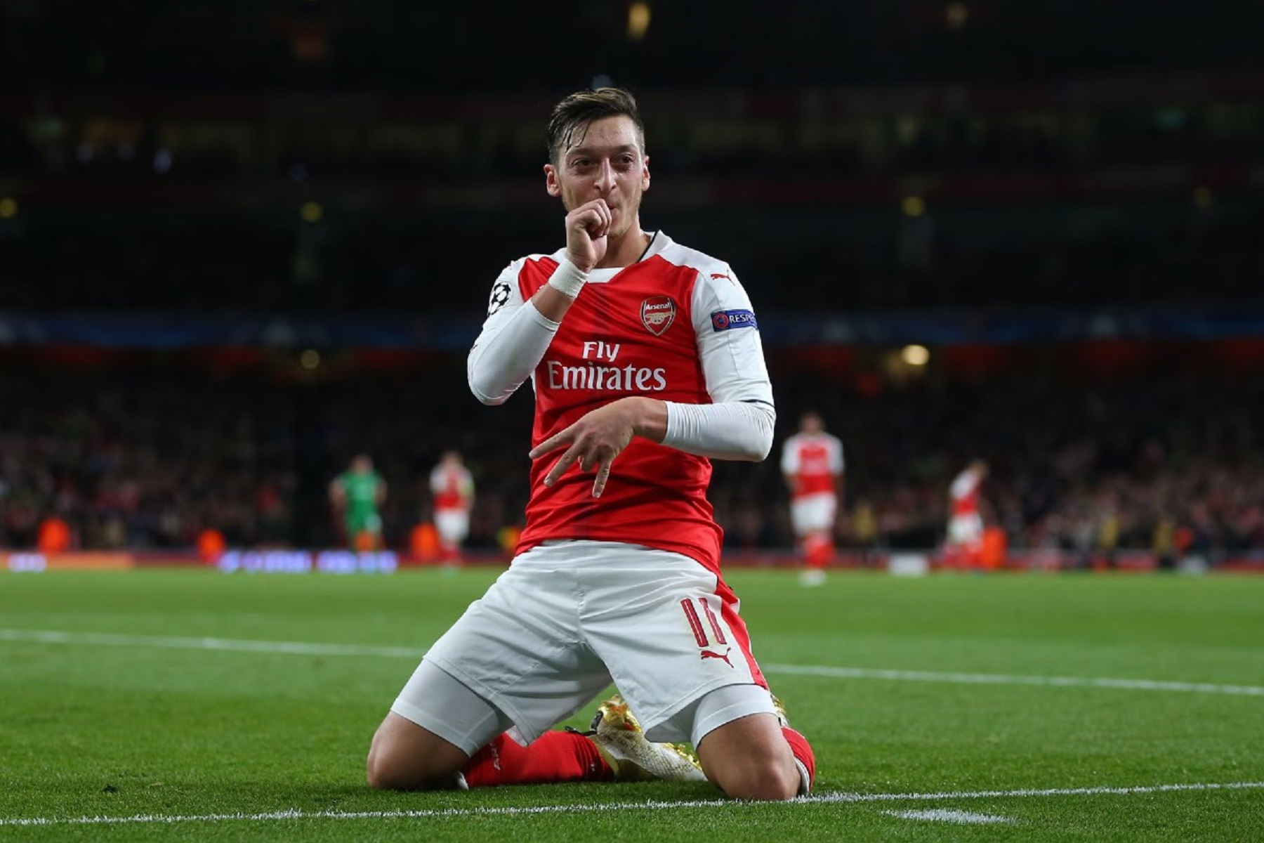 Ο Οζίλ έχει γίνει… ντουλάπα από τη γυμναστική! (pic)