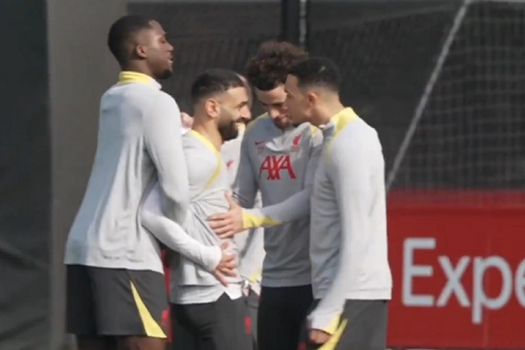 Σαλάχ και Άρνολντ πήγαν να πιαστούν στα χέρια στην προπόνηση της Λίβερπουλ! (vid)