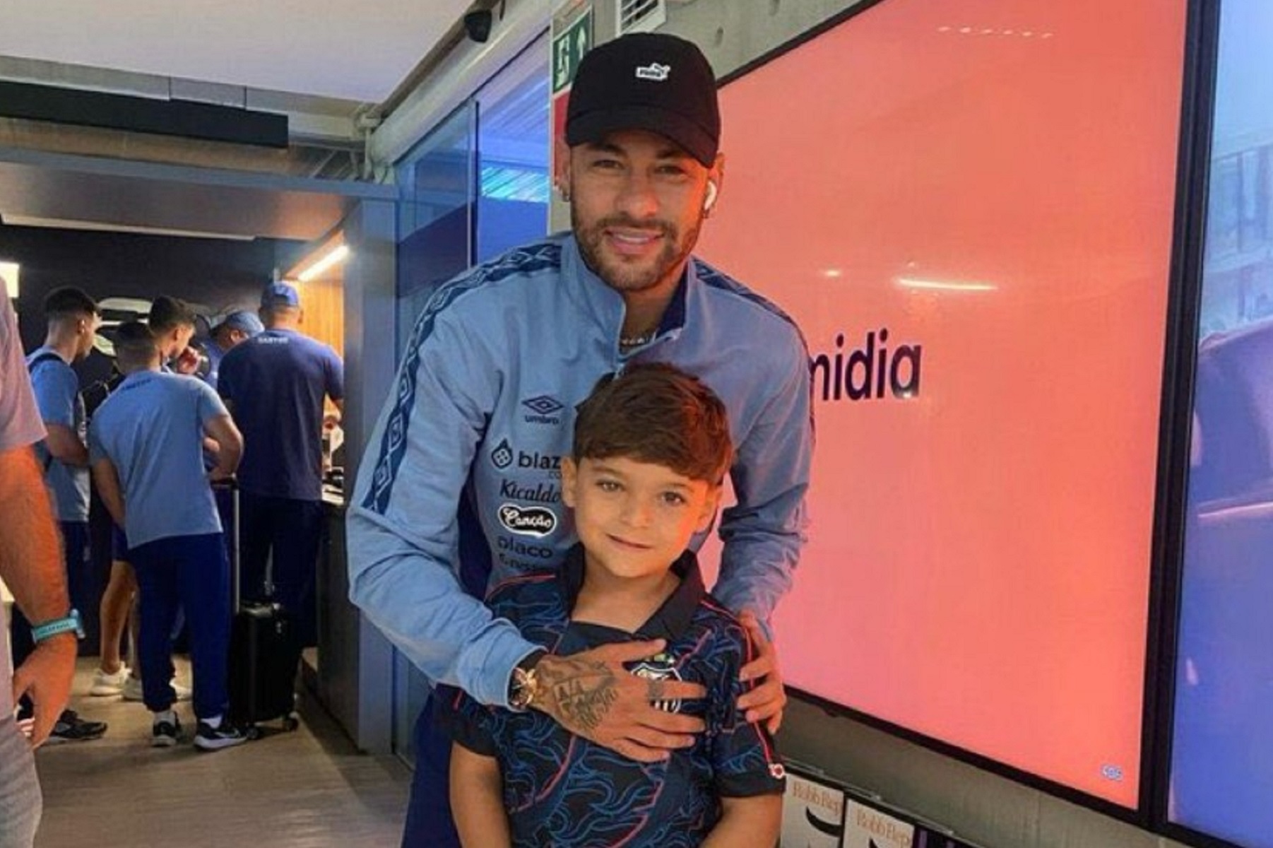 Η υπέροχη κίνηση της Σαντός προς έναν μικρό της φίλο που νίκησε τον καρκίνο! (pic)