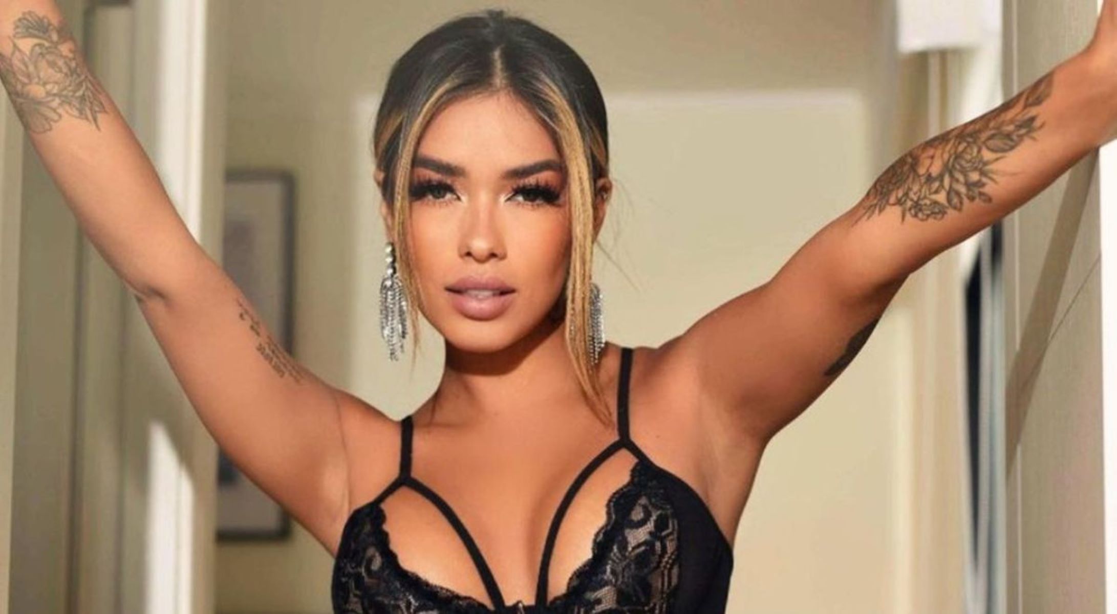 Μοντέλο από το Περού… καίει τρεις διεθνείς ποδοσφαιριστές (pics)