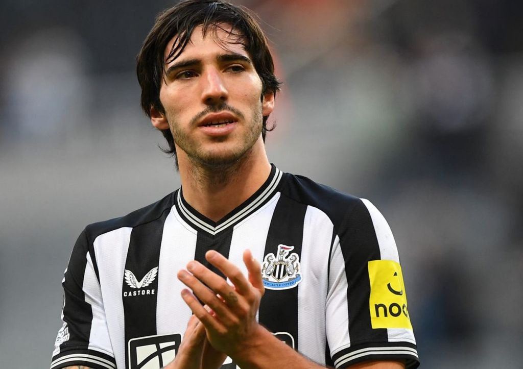 Η Γιουβέντους θέλει να κάνει την… κλεψιά της χρονιάς: Δίνει το «παλτό» της για τον Τονάλι!