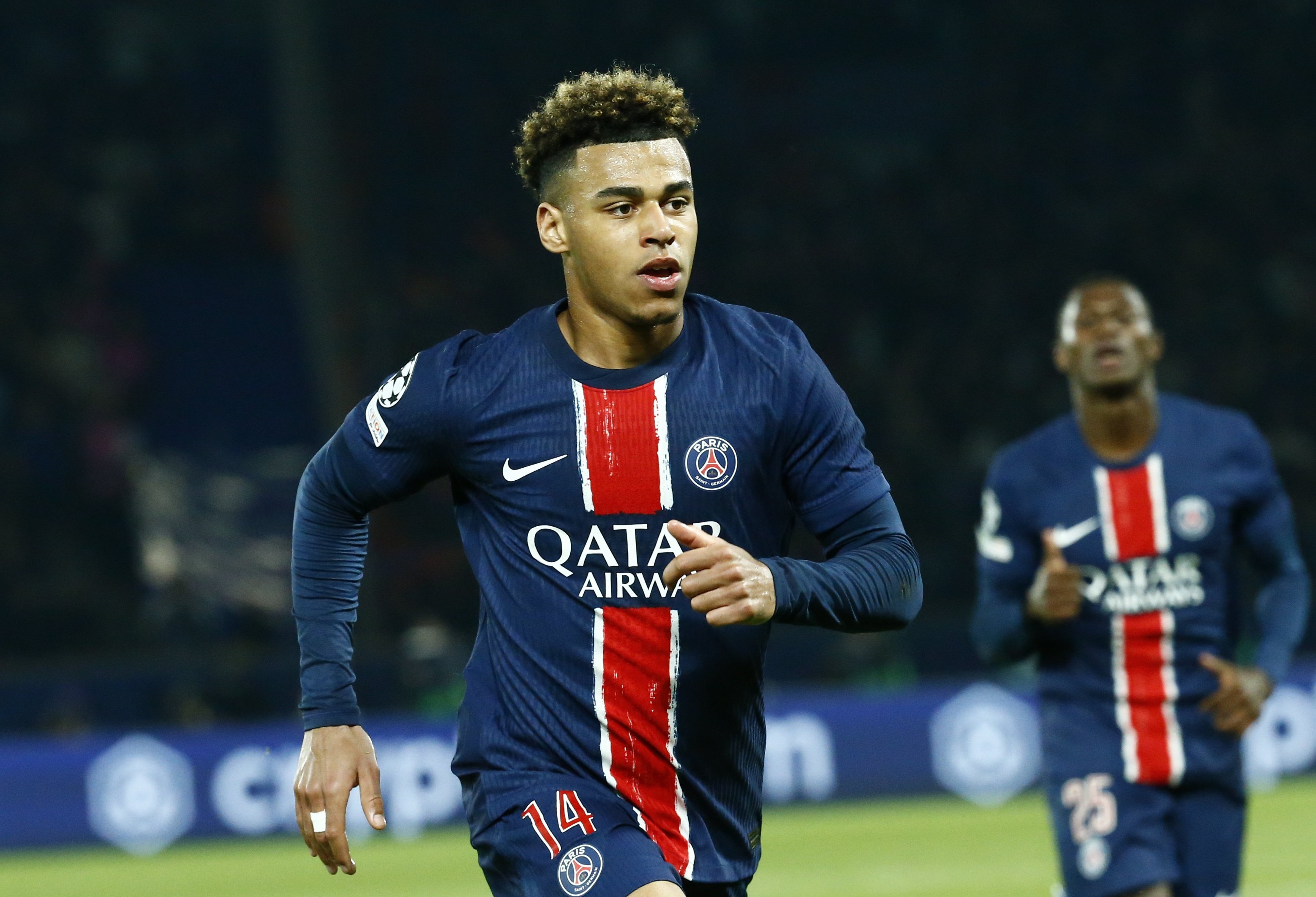 Η Παρί έκανε… πλάκα στην Άστον Βίλα, αλλά, ακόμα δεν γελάει! (vids)