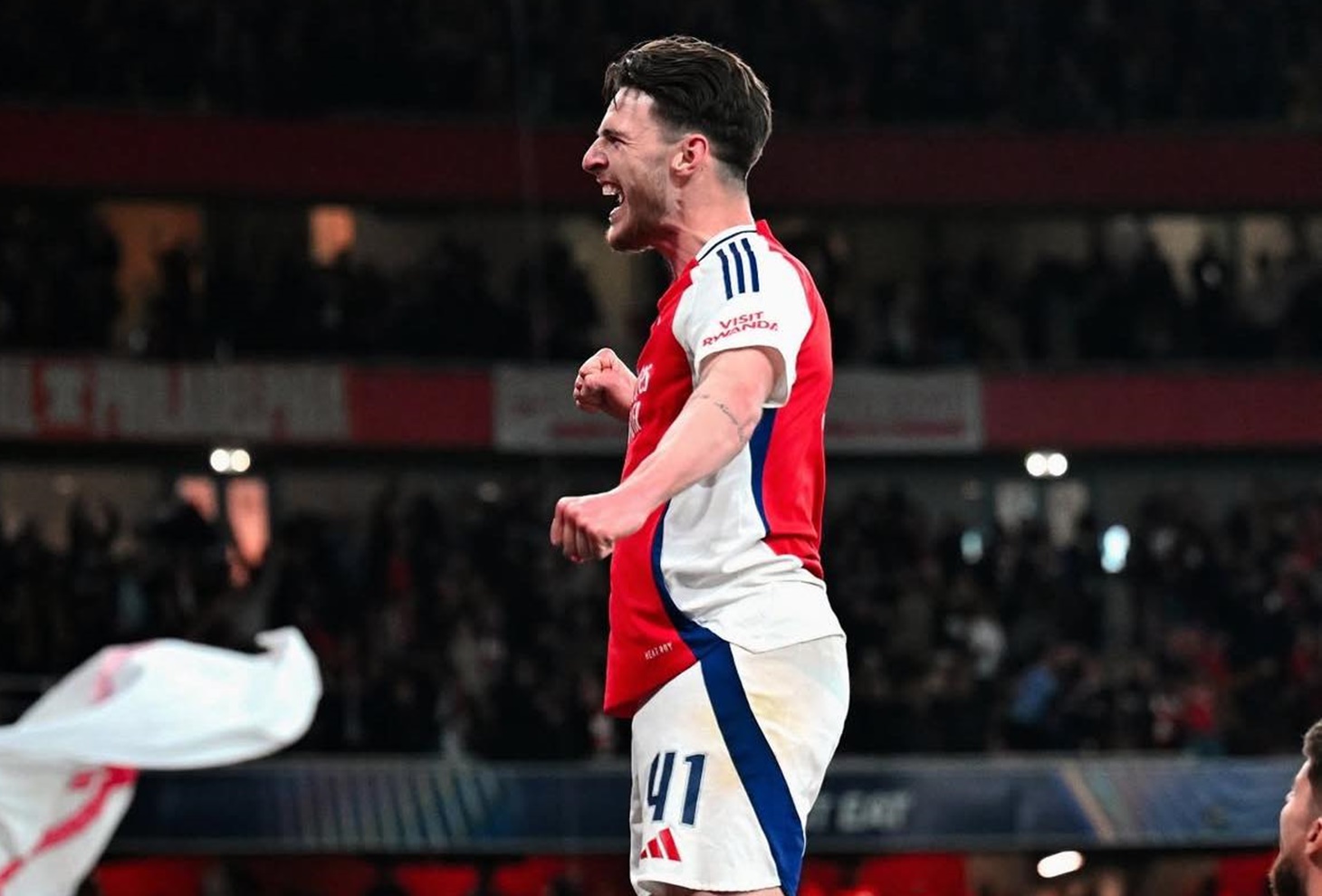 Ντέκλαν Ράις: Με αυτά τα ΑΔΙΑΝΟΤΗΤΑ φάουλ έστειλε… αδιάβαστη κοτζάμ Ρεάλ Μαδρίτης! (vid)