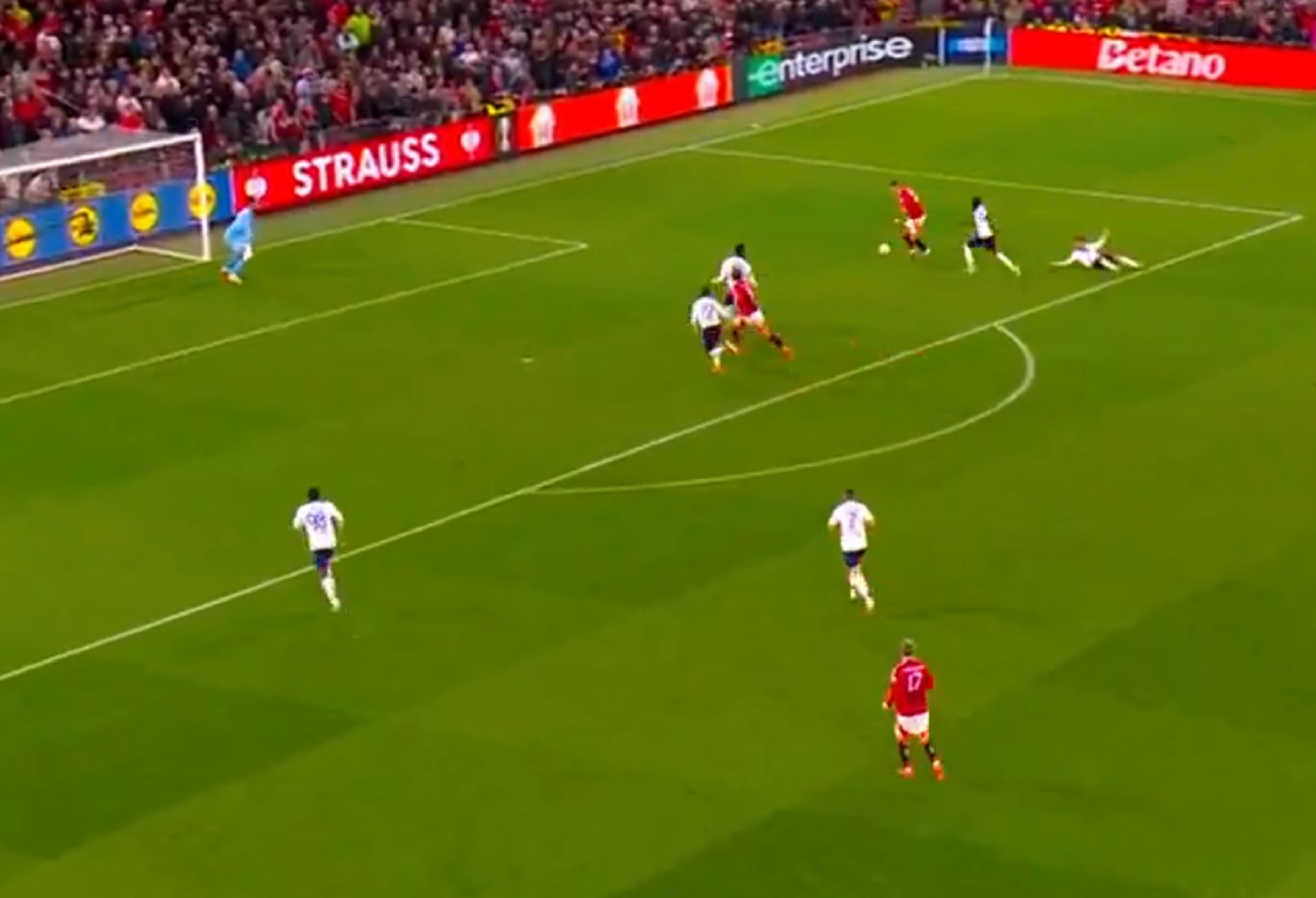 Γιουνάιτεντ – Λιόν: Σεντερφορίσιο γκολ του Νταλότ (vid)