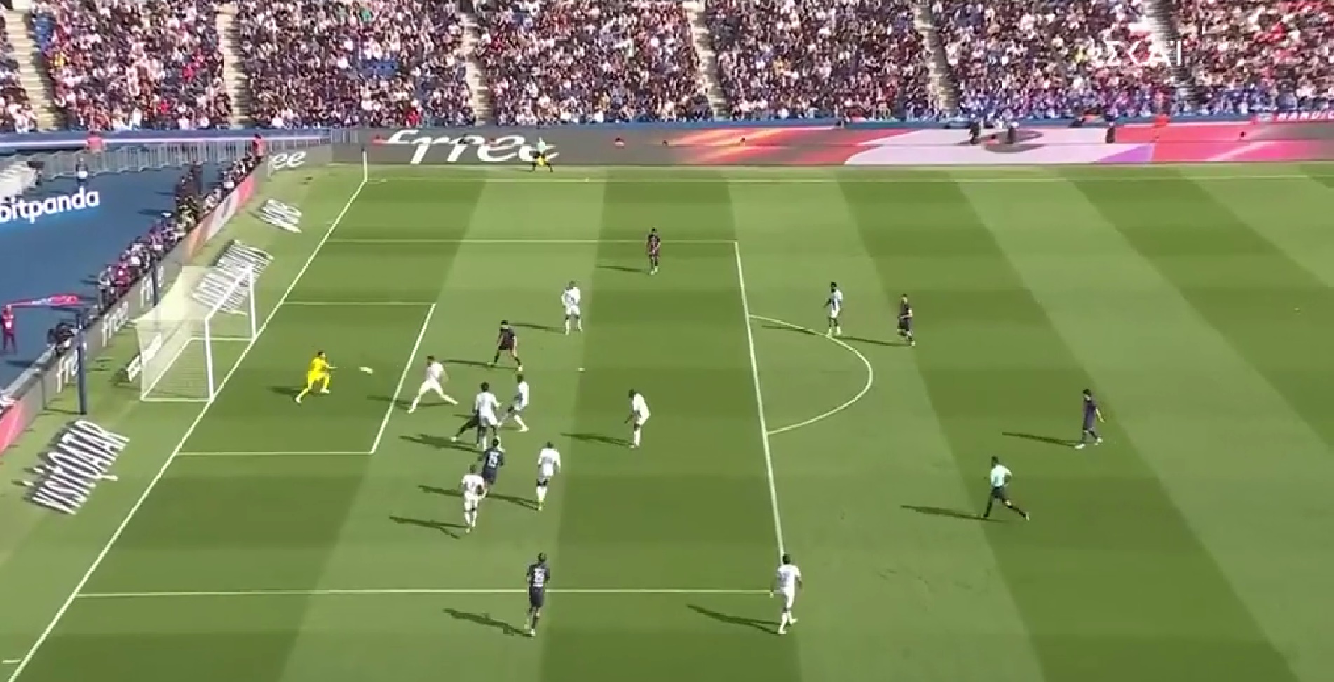 Σε ακόμη ένα ματς της Παρί ο Ντουέ βγάζει… μάτια με αυτά που κάνει: Δείτε το γκολ του! (vid)