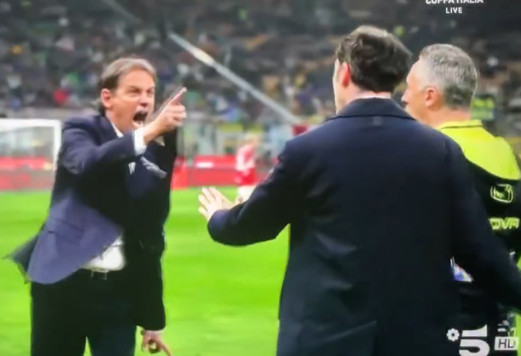 Απίθανο σκηνικό στο Ίντερ – Μίλαν: Ο Ιντζάκι «διέταξε» τον 4ο διαιτητή να μην δώσει καθυστερήσεις (vid)