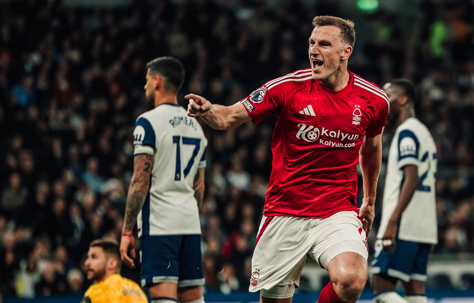 Η Νότιγχαμ νικάει και βλέπει… αστεράκια! (vid)