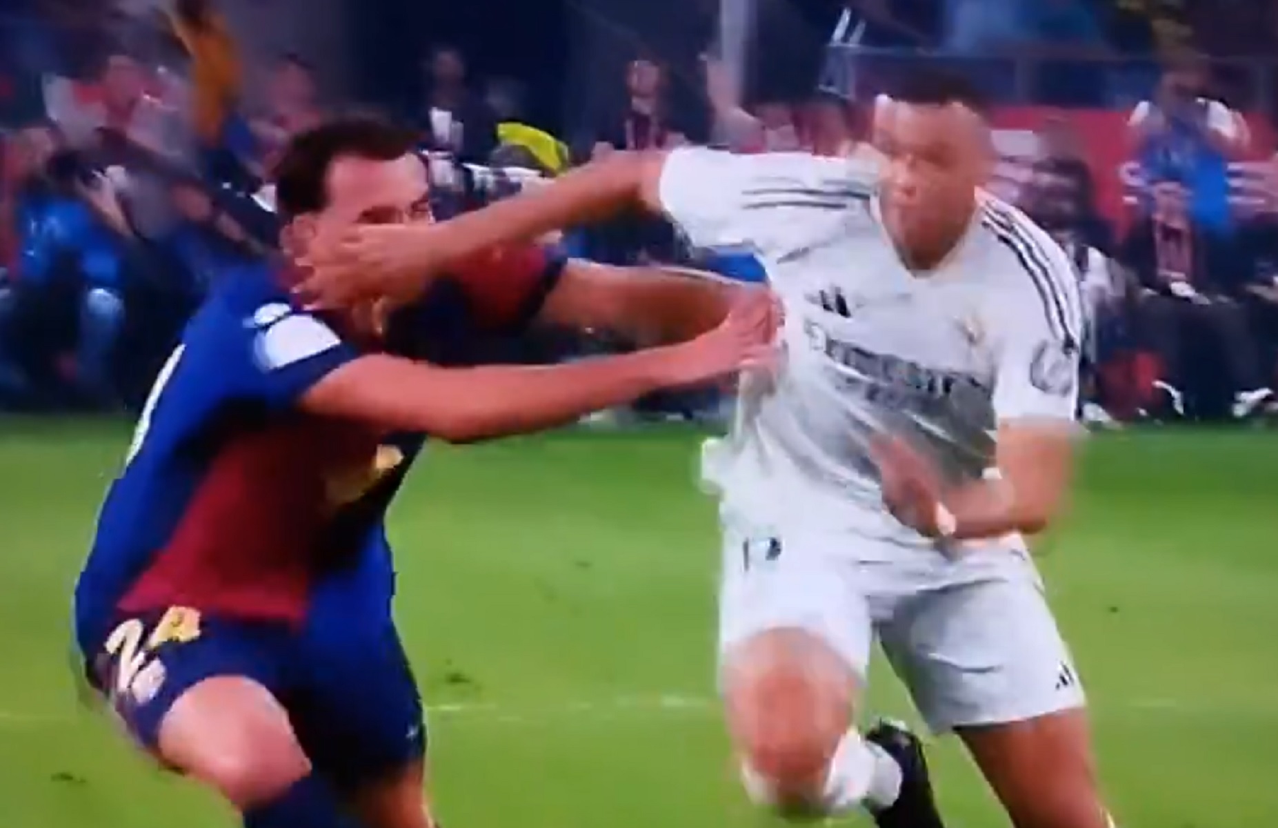 Η φάση που προκάλεσε την οργή της Ρεάλ Μαδρίτης στον τελικό με την Μπαρτσελόνα (vid)