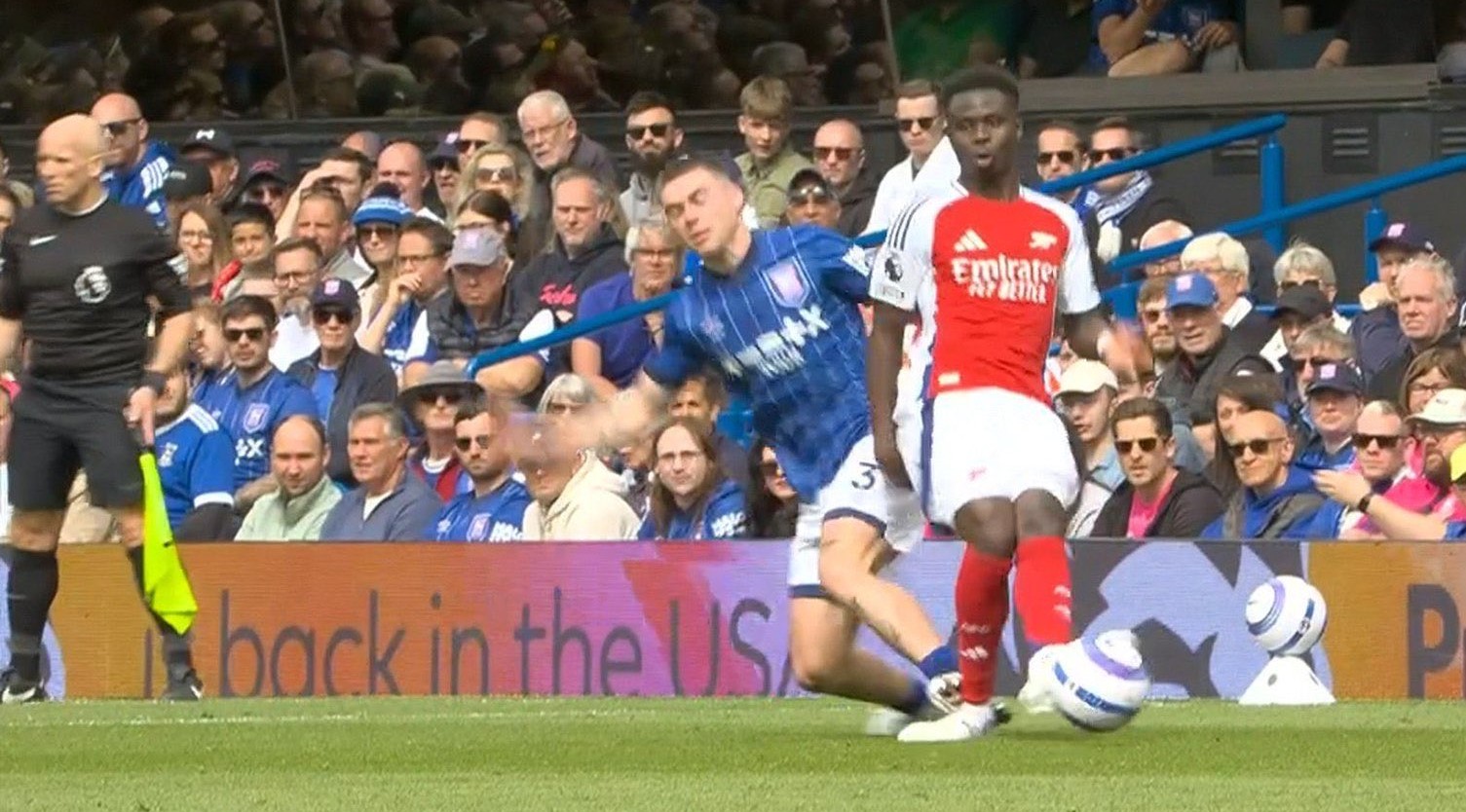 Άρσεναλ: Ανησυχία για Σάκα – Πήγαν να του κόψουν την καριέρα (vid)