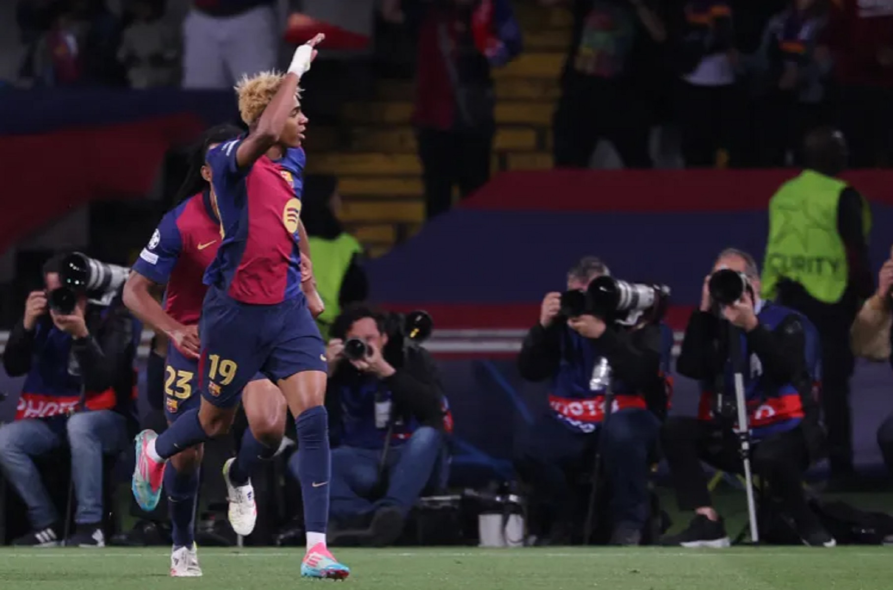 Μπαρτσελόνα: Μια διαβολοβδομάδα… όλη η σεζόν της