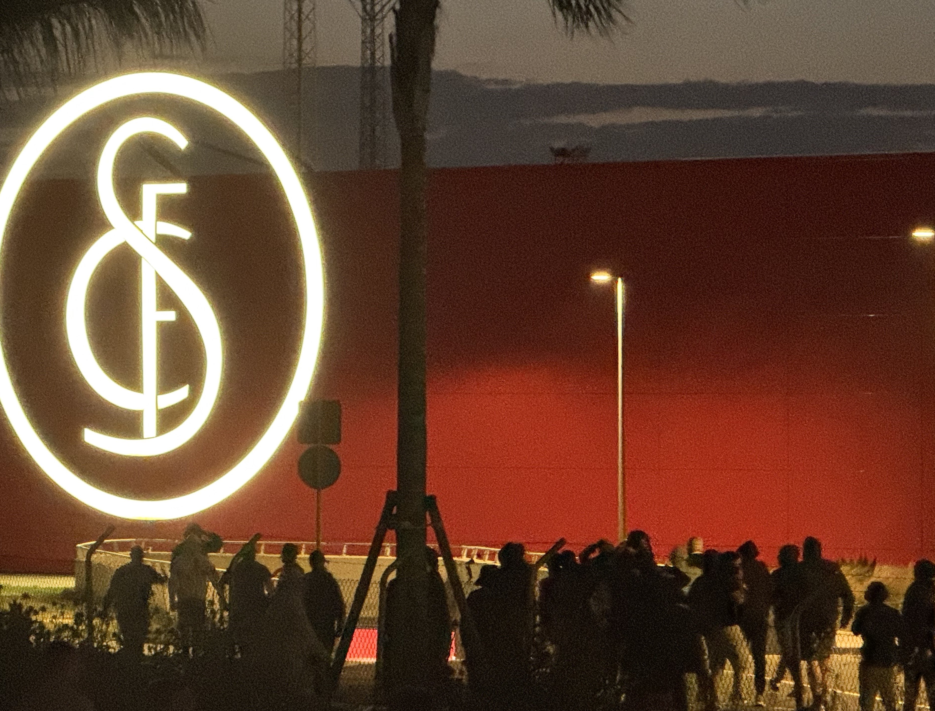 Παράνοια στην Σεβίλλη – Ντου στο προπονητικό κέντρο, τα έσπασαν οι οπαδοί (vid)