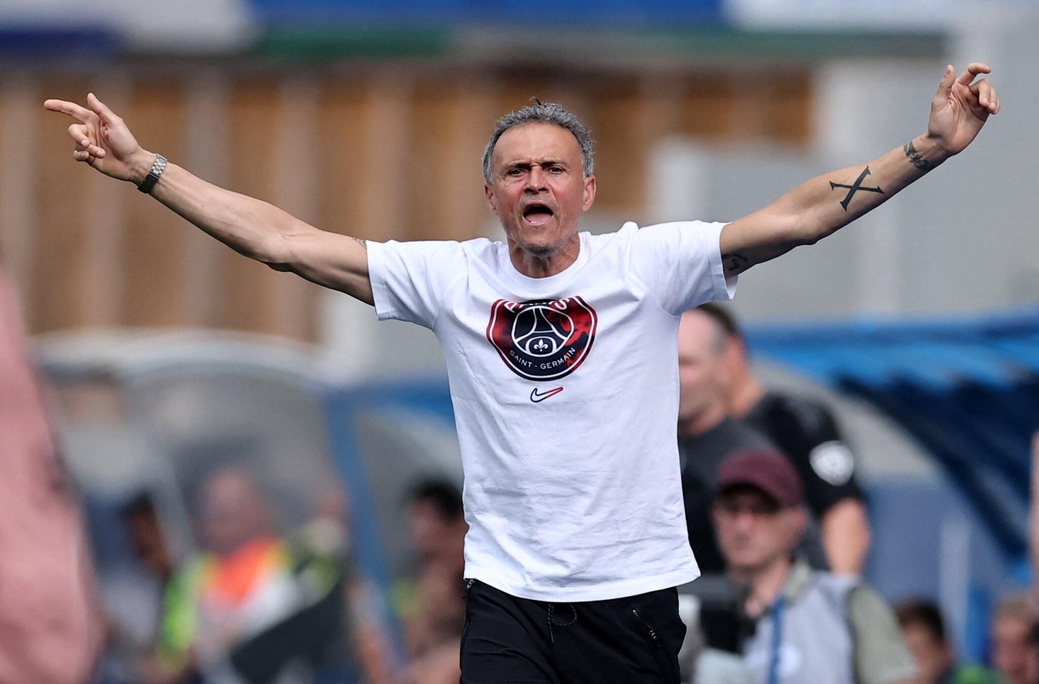 Ο Ενρίκε δίνει ακόμα και τώρα μαθήματα ζωής στους παίκτες της Παρί! (vid)