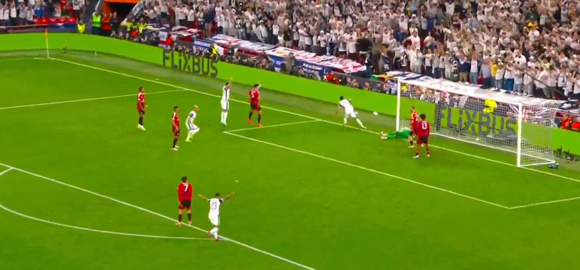 Τότεναμ εναντίον Μάντσεστερ Γιουνάιτεντ: Το πιο… αστείο γκολ σε τελικό! (vid)