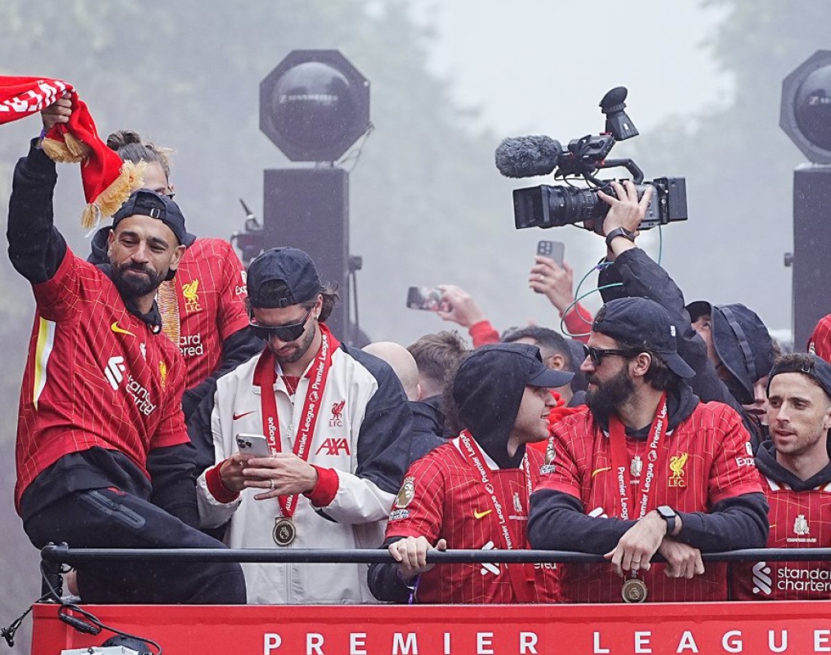 Λίβερπουλ: Πανικός στην παρέλαση τίτλου – Υπόκλιση στους πρωταθλητές (vid)