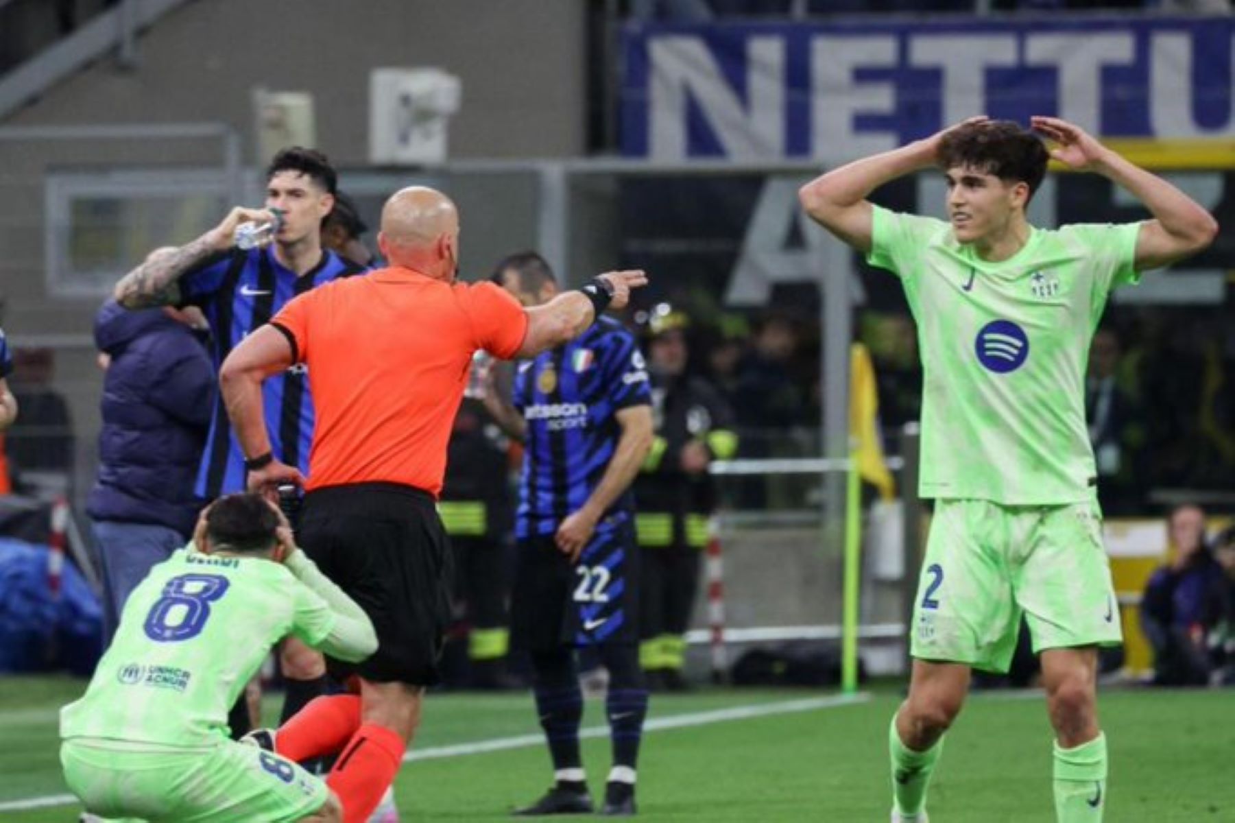 Βλέπει «χειρουργείο» Μαρτσίνιακ η Μπαρτσελόνα – Οι τέσσερις αμφισβητούμενες φάσεις