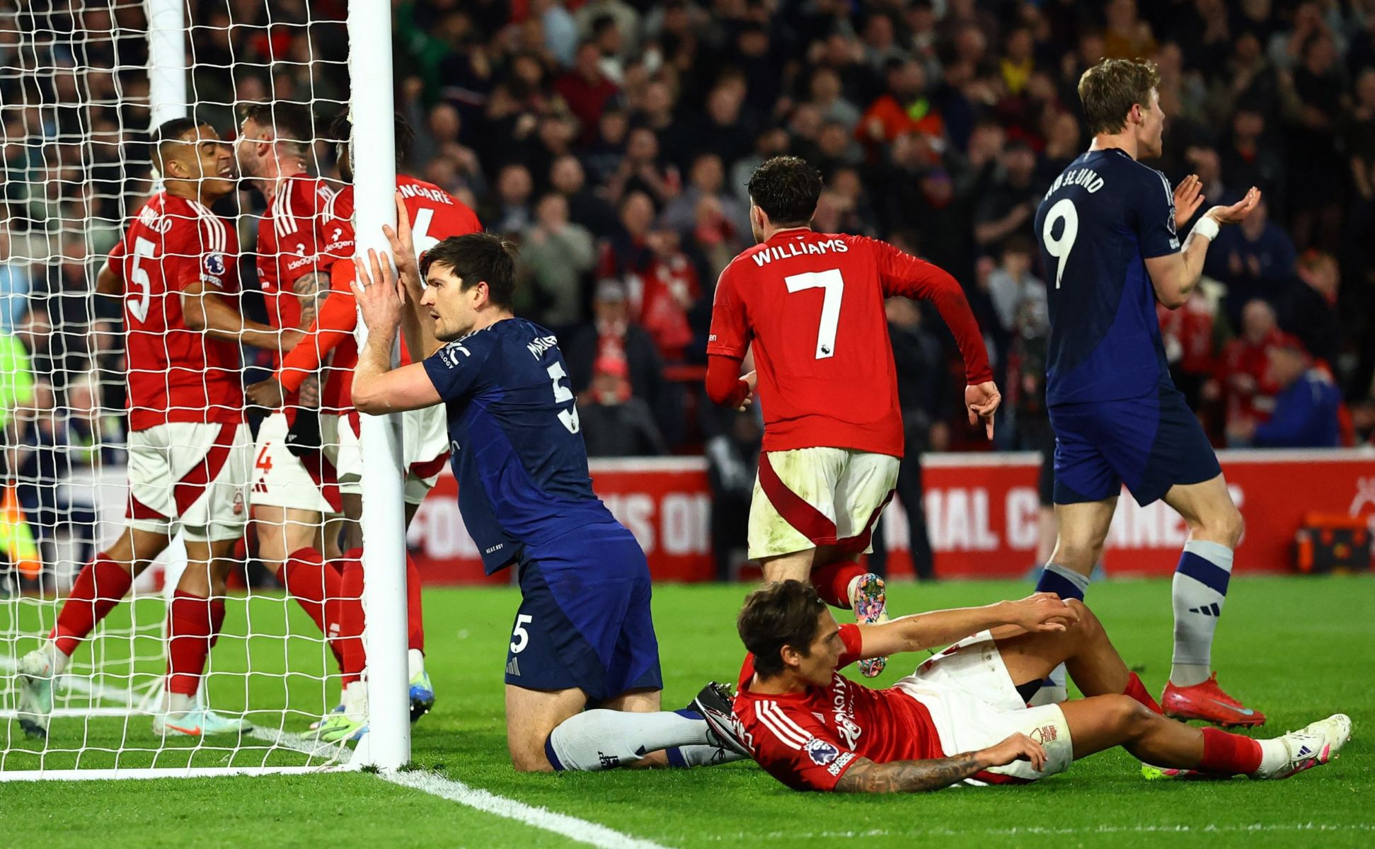 Σε διαπραγματεύσεις με τον Μαρινάκη η Μάντσεστερ Γιουνάιτεντ