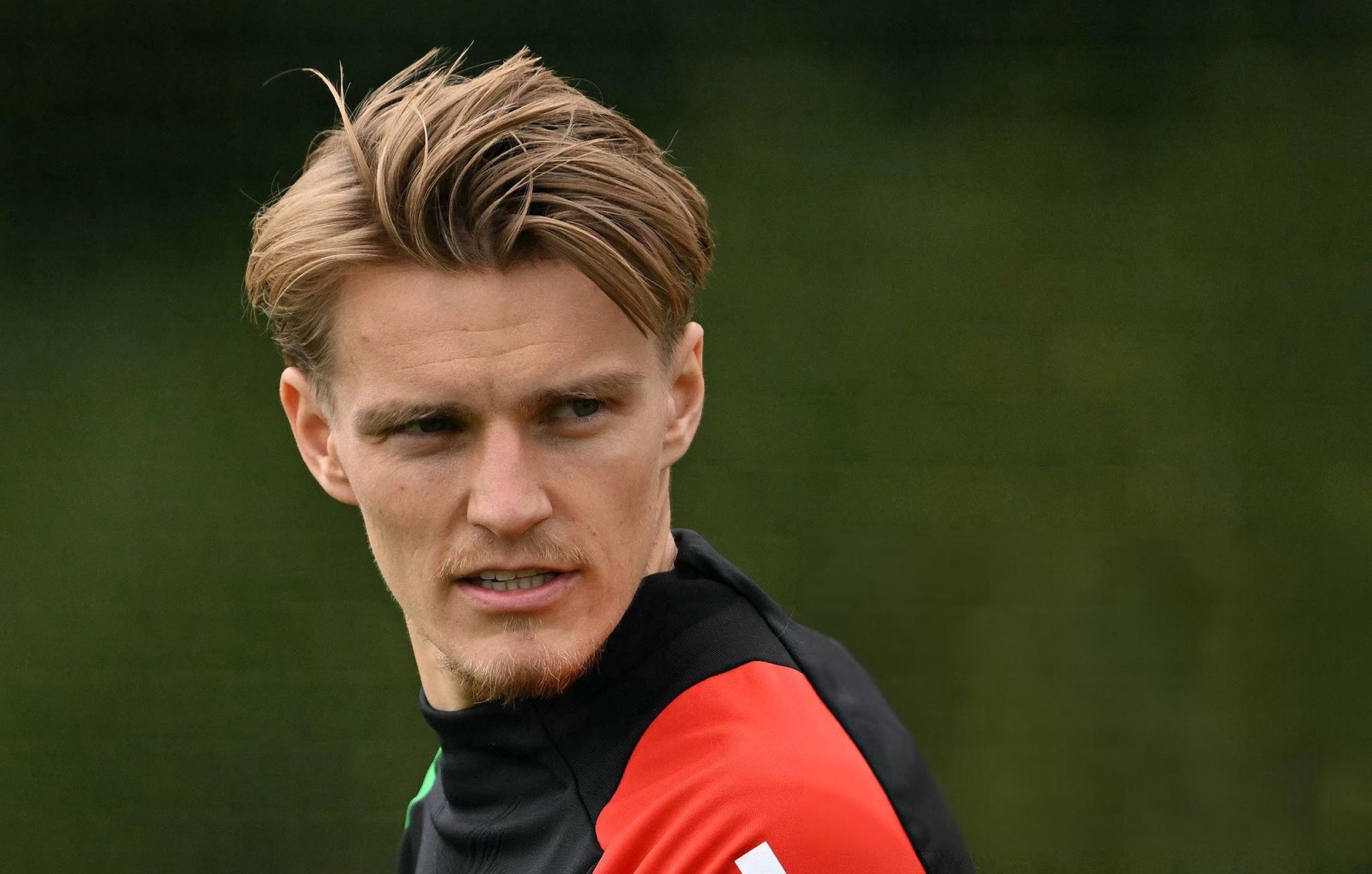 Άρσεναλ: Ο προπονητής της Νορβηγίας εξήγησε γιατί… σέρνεται φέτος ο Όντεγκαρντ!