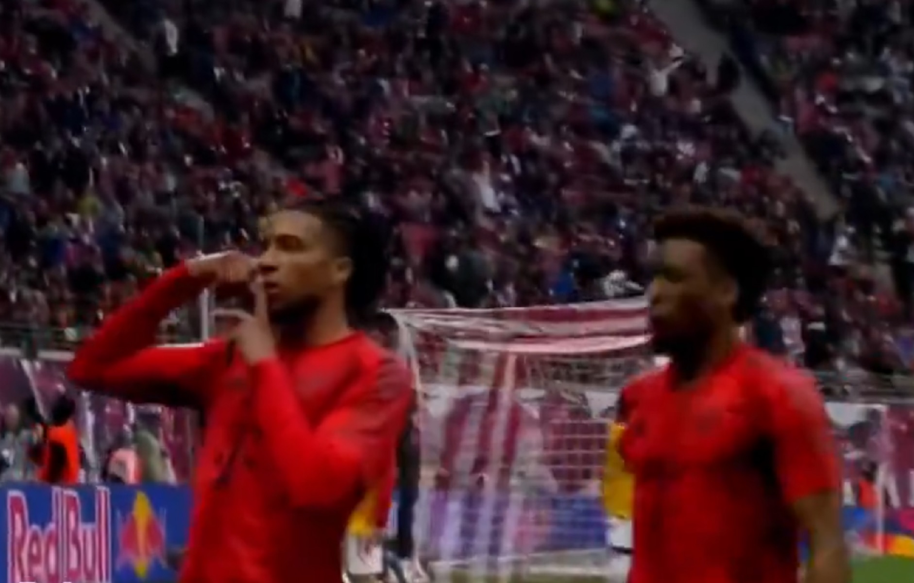 Άμυνα… ανέκδοτο η Λειψία – Δύο γκολ σε δύο λεπτά η Μπάγερν (vid)