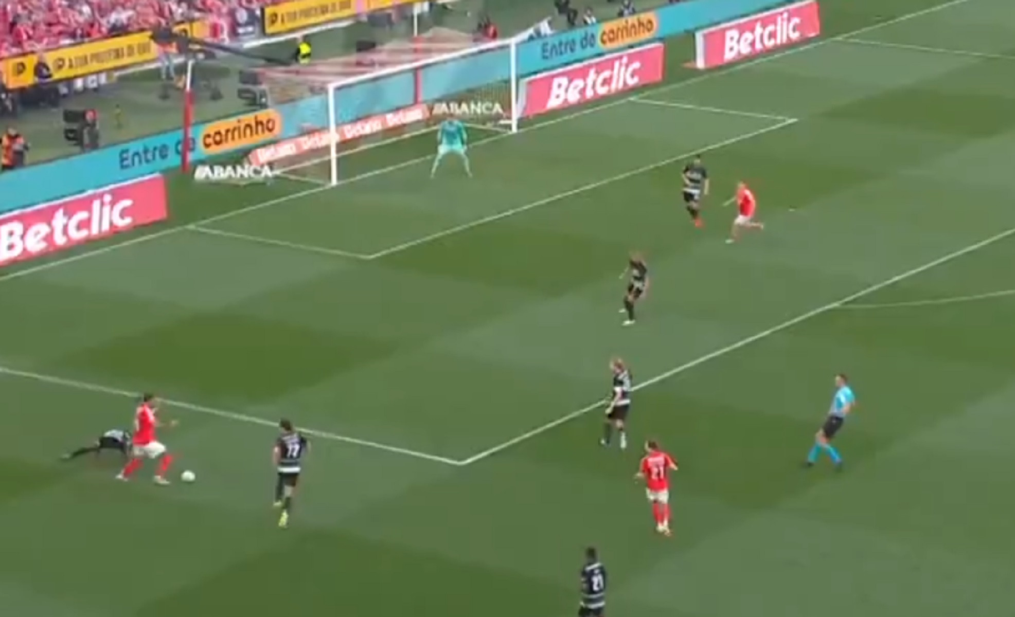 To απίθανο σόλο του Παυλίδη στο 1-1 στο Μπενφίκα – Σπόρτινγκ (vid)