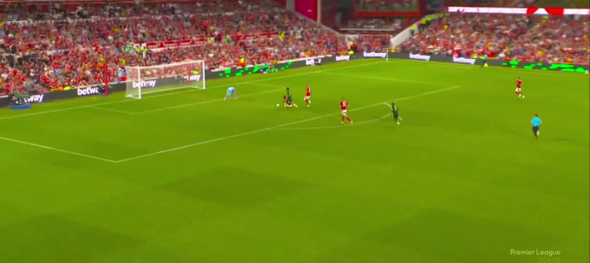 Χαρίζει γκολ η άμυνα της Νότιγχαμ Φόρεστ: Πολλά νεύρα από τον Μαρινάκη! (vid)