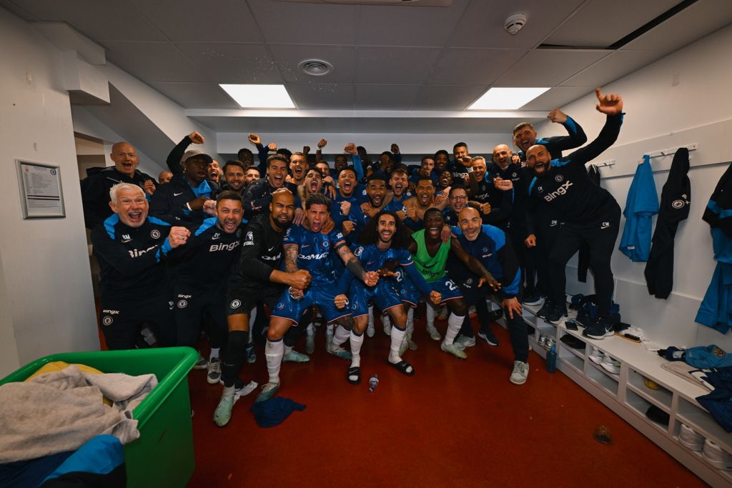 Τα έκανε… ώπα η Τσέλσι: Γλέντησε μέσα στο «σπίτι» του Μαρινάκη! (vid)