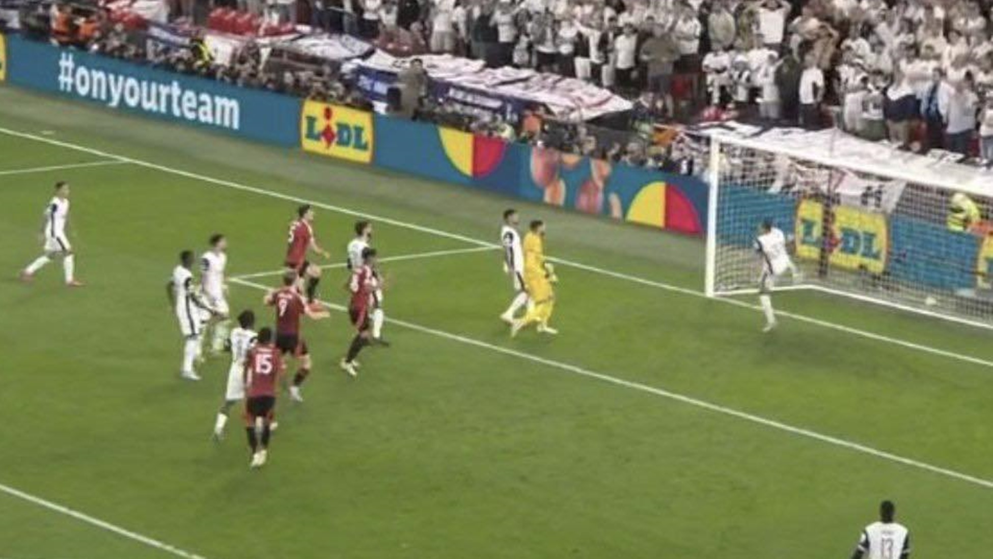 Ήρωας για την Τότεναμ ο Φαν ντε Φεν: Έδιωξε πάνω στη γραμμή! (vid)