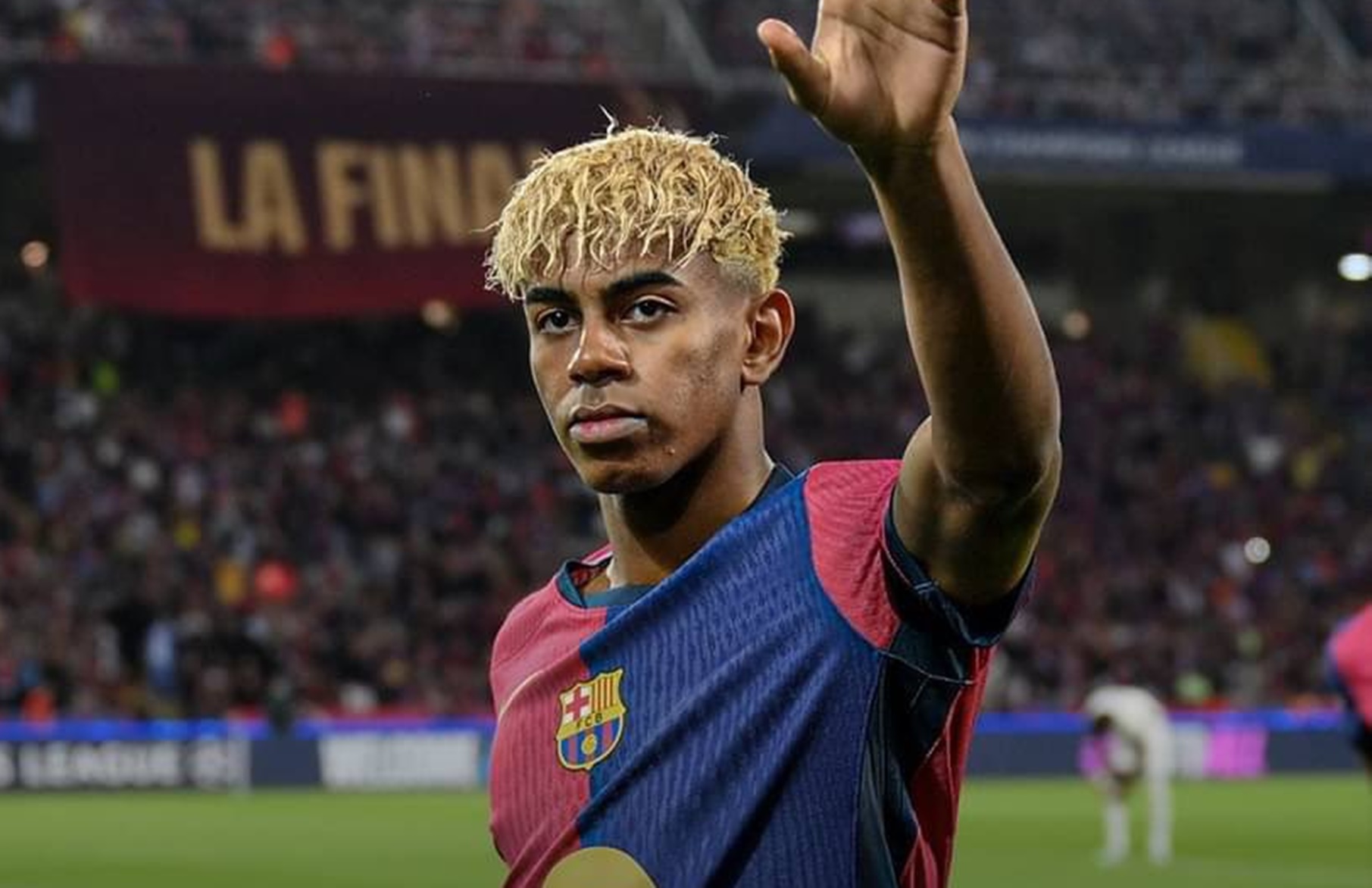 Γιαμάλ: Πήρε την ιστορική φανέλα – Ο διάδοχος του Μέσι!